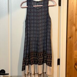 Sleeveless Blue and Cream Patterned Dress
